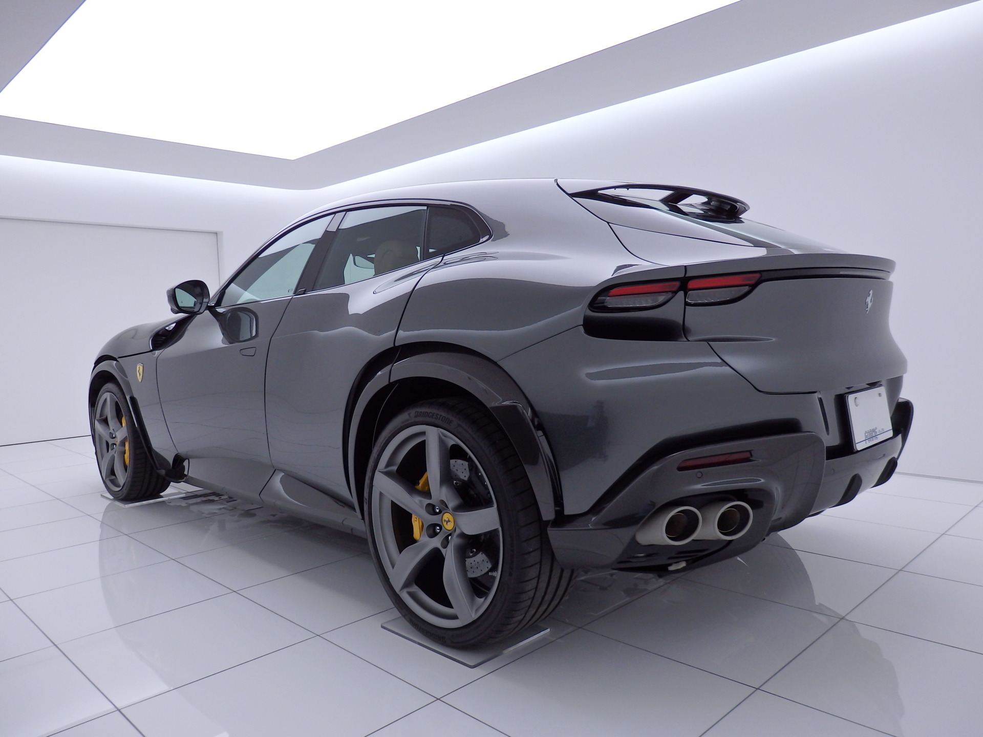 2024y FERRARI